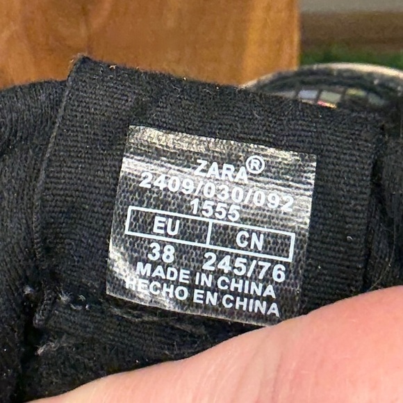 Zara Big kids Holographic Sneakers with Black Laces Size 38 - Picture 6 of 6